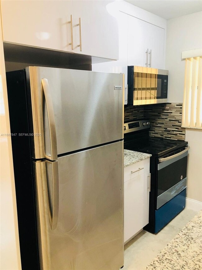 Building Photo - 2615 Polk St Unit 22