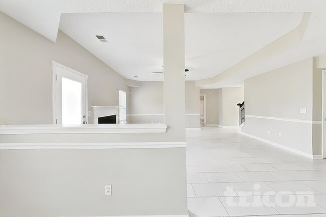 904 Ambeau Cir