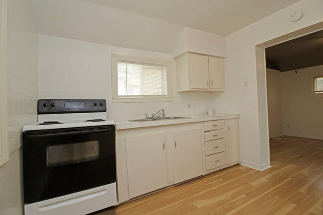 Photo - 134 21st Ave N