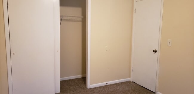 Room and cloest - 915 E 109th Ave Unit B