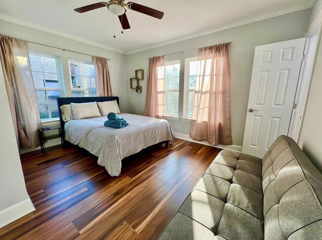 Building Photo - 1508 Ridgewood St