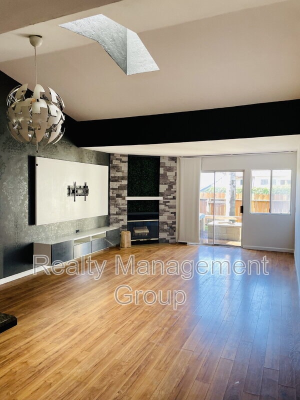 Photo - 1477 Saddle Way