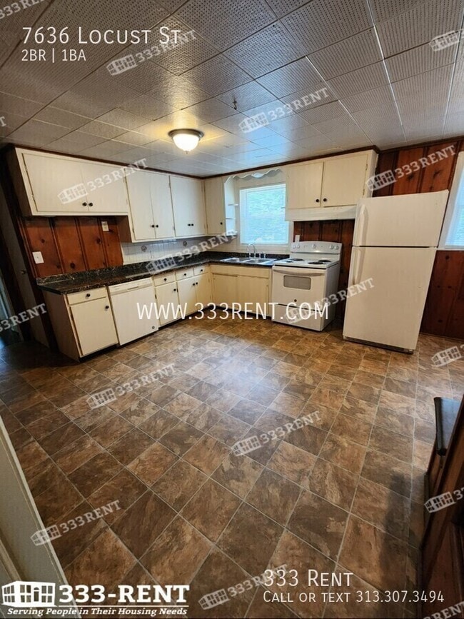 Photo - 7636 Locust St