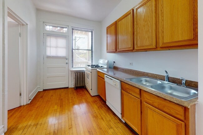 Photo - 5300-5308 S. Greenwood Avenue