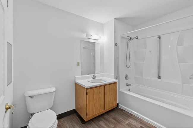 Photo - Argyle Avenue Apartments