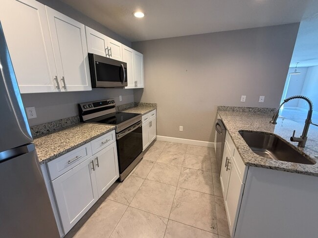 Photo - 113 Boundary Blvd