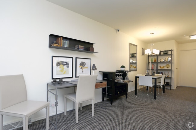 1BR, 1BA (Model)