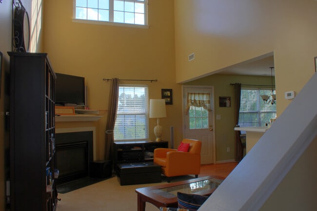 Photo - 3-bedroom House with Fenced-in Backyard Available on Sep 14th