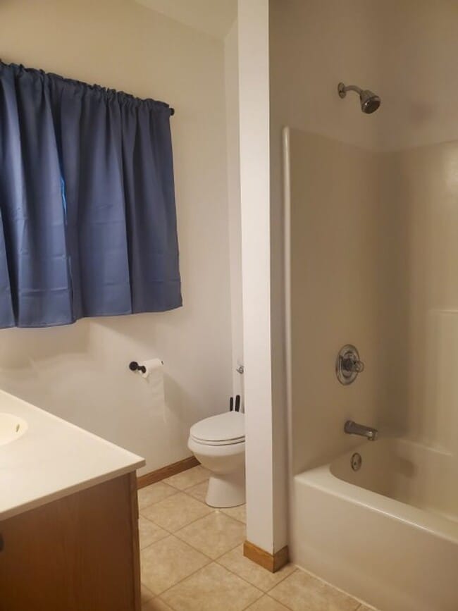 Photo - 2 Bed, 1 Bath Cabin - Fully Furnished! - a...
