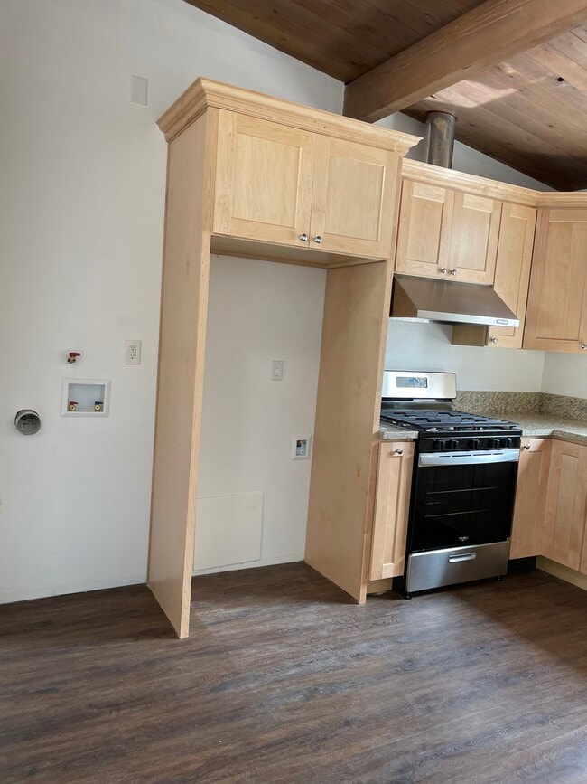 Photo - 2215 Mathews Ave Unidad 2