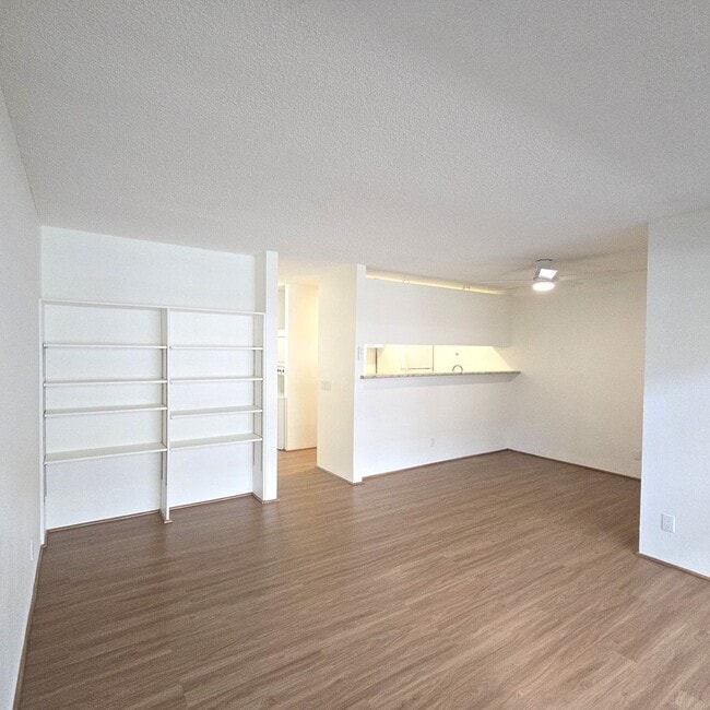 Building Photo - Renovated 2 Bedroom / 1 Bath in Kaneohe