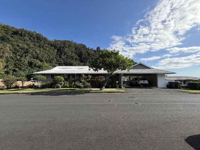 Building Photo - To register for the showing time below, note the 4 digit code: 6007 and click "APPLY NOW."(mobile...