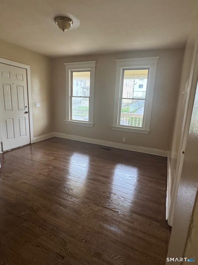 Photo - 49 Dover St Unit 1R