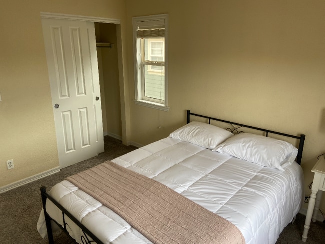 Photo - 10614 Belle Creek Blvd Unit Upstairs Bedroom