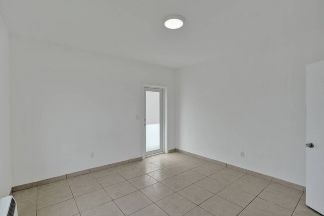 Photo - 2160 Bay Dr Unidad 1-1