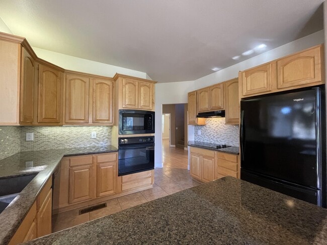 Photo - 929 Yosemite Dr