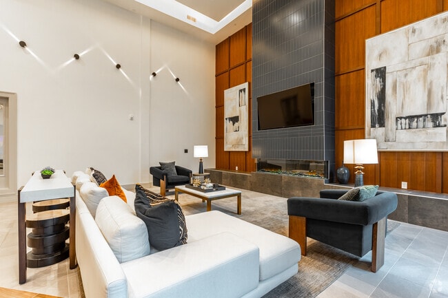 Casa club - The Huntley