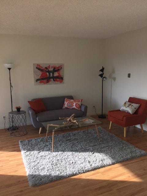 Photo - 3430 S Centinela Ave Unidad 3