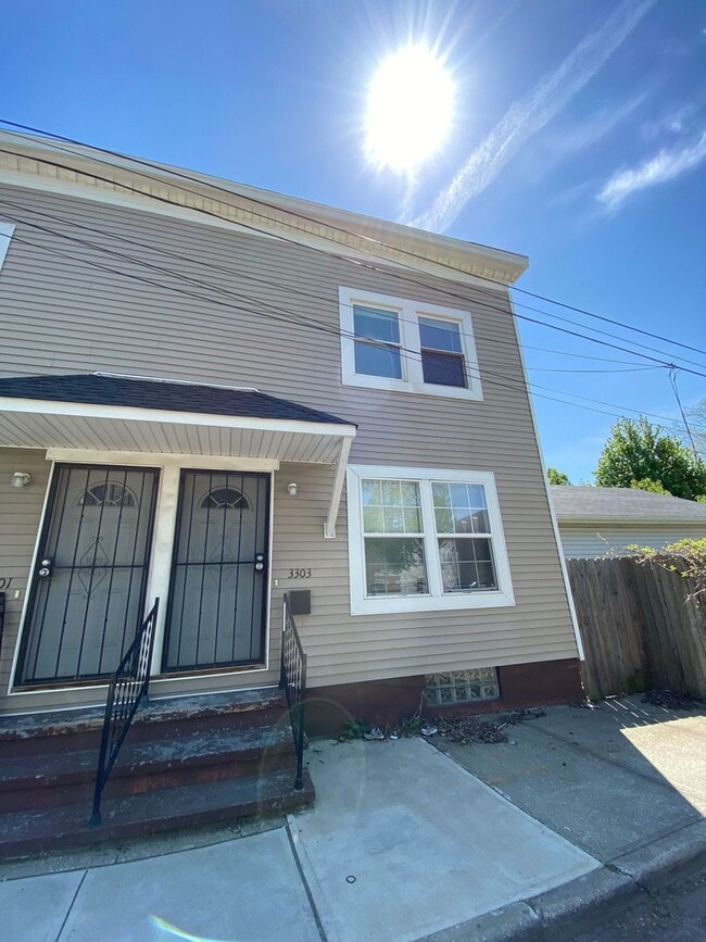 Building Photo - 23rd,W.3301-3303 Unit 3303 (Right)