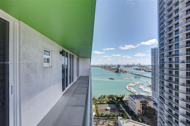 Building Photo - 1756 N Bayshore Dr Unit 24O Rental