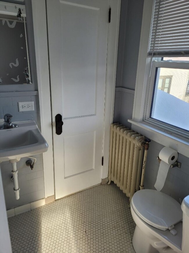 Photo - 302 N 5th Ave W