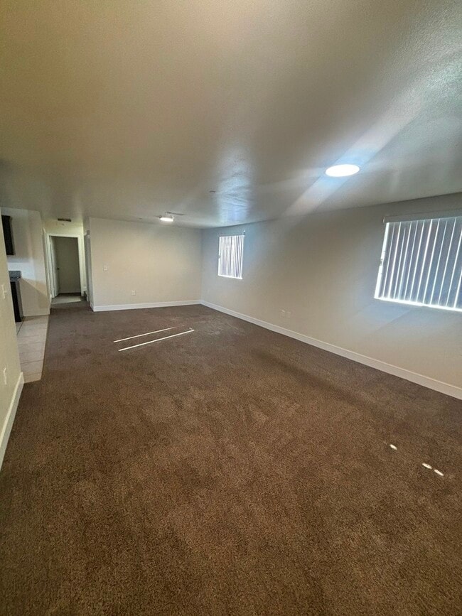 Photo - 156 E 119th St