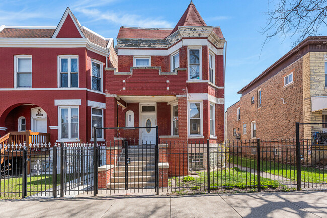 Building Photo - 2439 S Millard Ave Unit 1 Rental