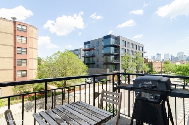 Photo - 6 S Laflin St Unit 305S