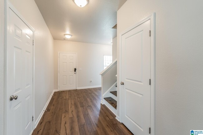 Photo - 880 Clover Cir