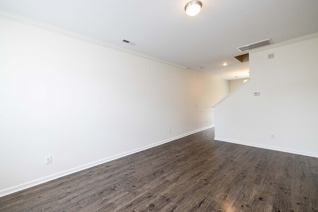 Photo - 3BD/2.5BTH Townhome North Western School District - SPRING SPECIAL