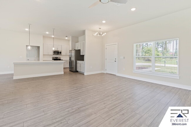 59 Breeze Hill Ln