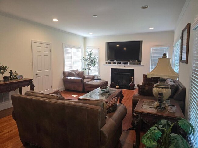 2017 Stuart Oaks Dr