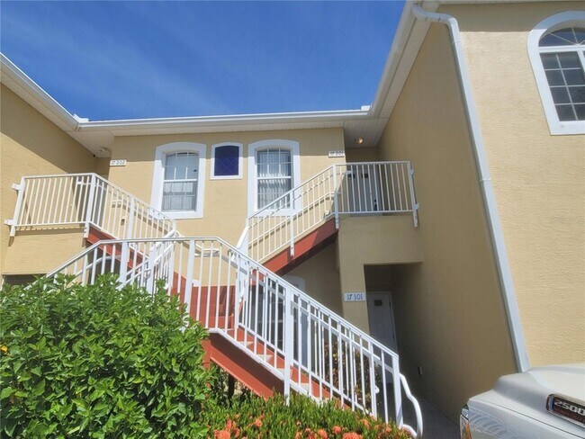 Building Photo - 17201 Indian Creek Dr Unit 17201