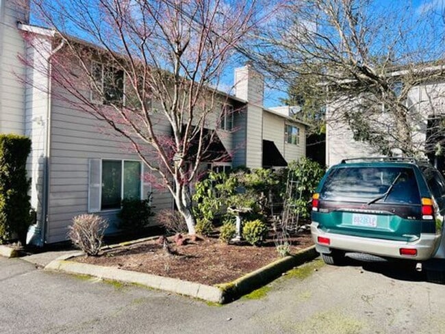 Building Photo - 3625 SW Troy St Unit 3625
