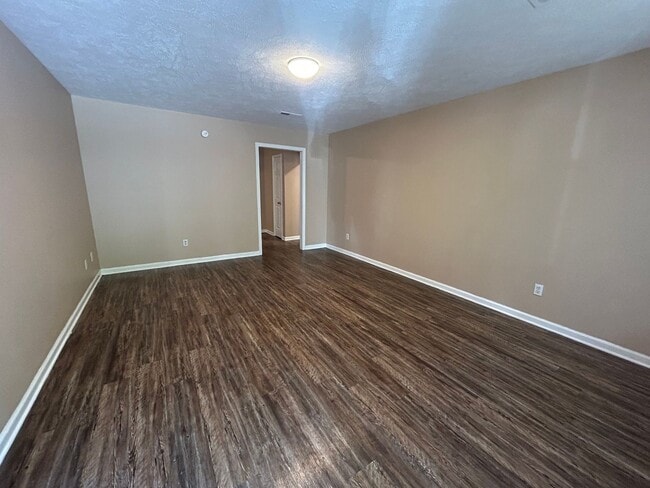 Photo - 812 N. Mc Lemore Unit C812