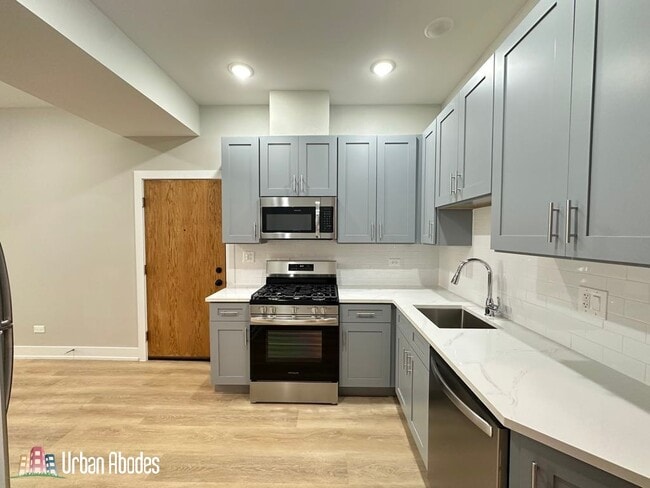 Photo - 423 W Belden Ave Unit M06B