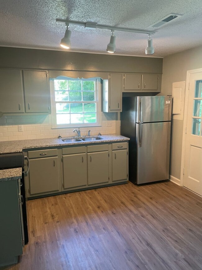Photo - 1009 Fenimore St