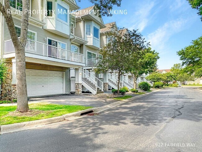 2 Bed townhome with 2 Car Garage in Minnet... - 2 Bed townhome with 2 Car Garage in Minnet...