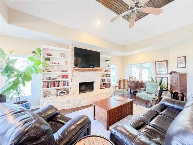 Photo - 1911 Clubhouse Hill Dr