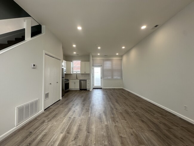 Photo - 1111 Biddle St