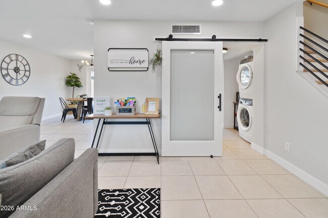 Photo - 5909 N 81st St