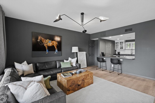 Photo - 11842 Pebblewood Dr Unit 101