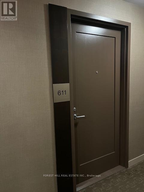 Photo - 320 Tweedsmuir Ave