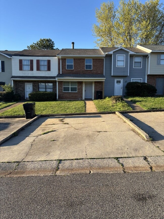 Building Photo - 5528 St James St