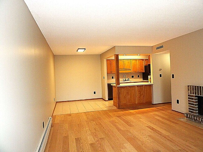 Beautiful 2 Bed | 2 Bath Condo in Roseville