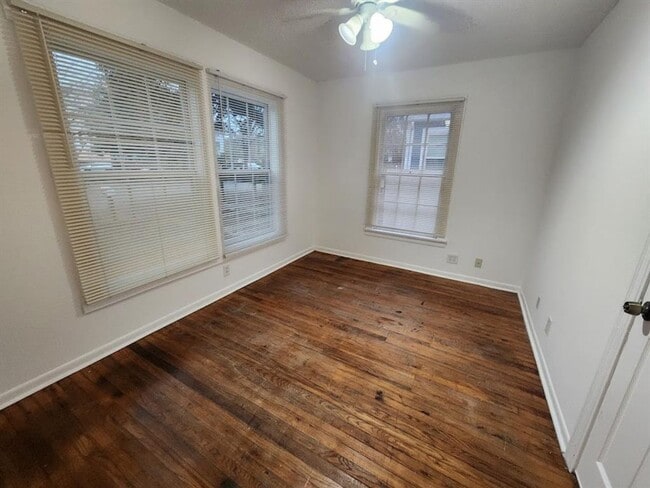 Photo - 3 Bed 2 Bath in Hyde Park with Huge Yard