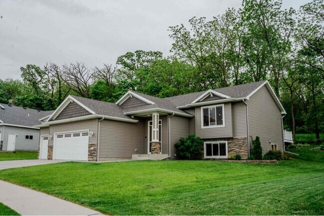 Photo - 2392 Tee Time Rd SE