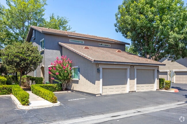 Garages - Nees Park Villas