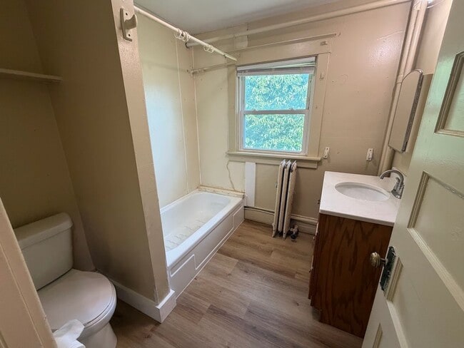 Photo - 611 Kellogg Ave
