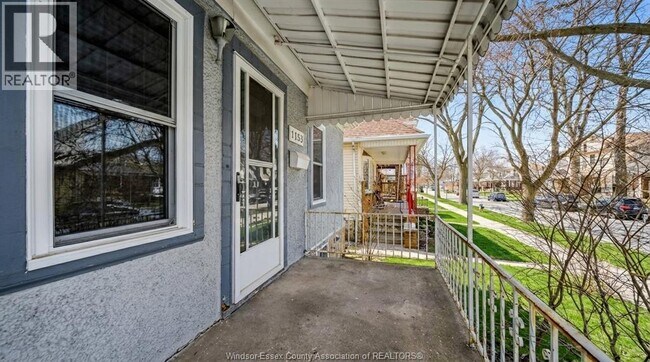 Photo - 1153 Gladstone Ave